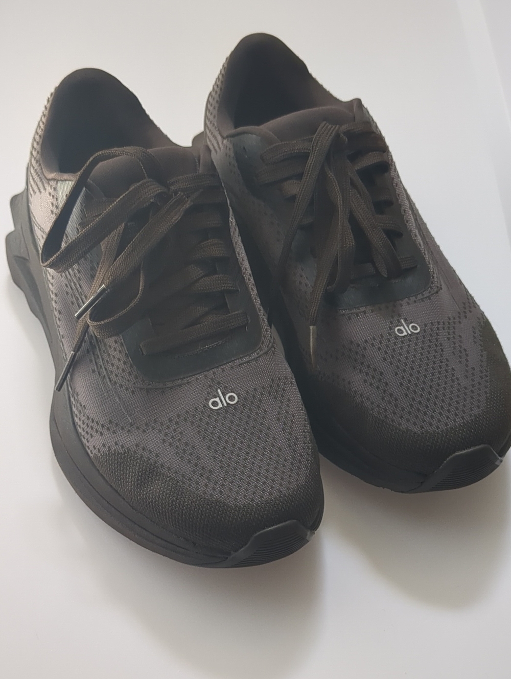 ALO Yoga Men's Brown Athletic Running Shoes EUC Women's 7